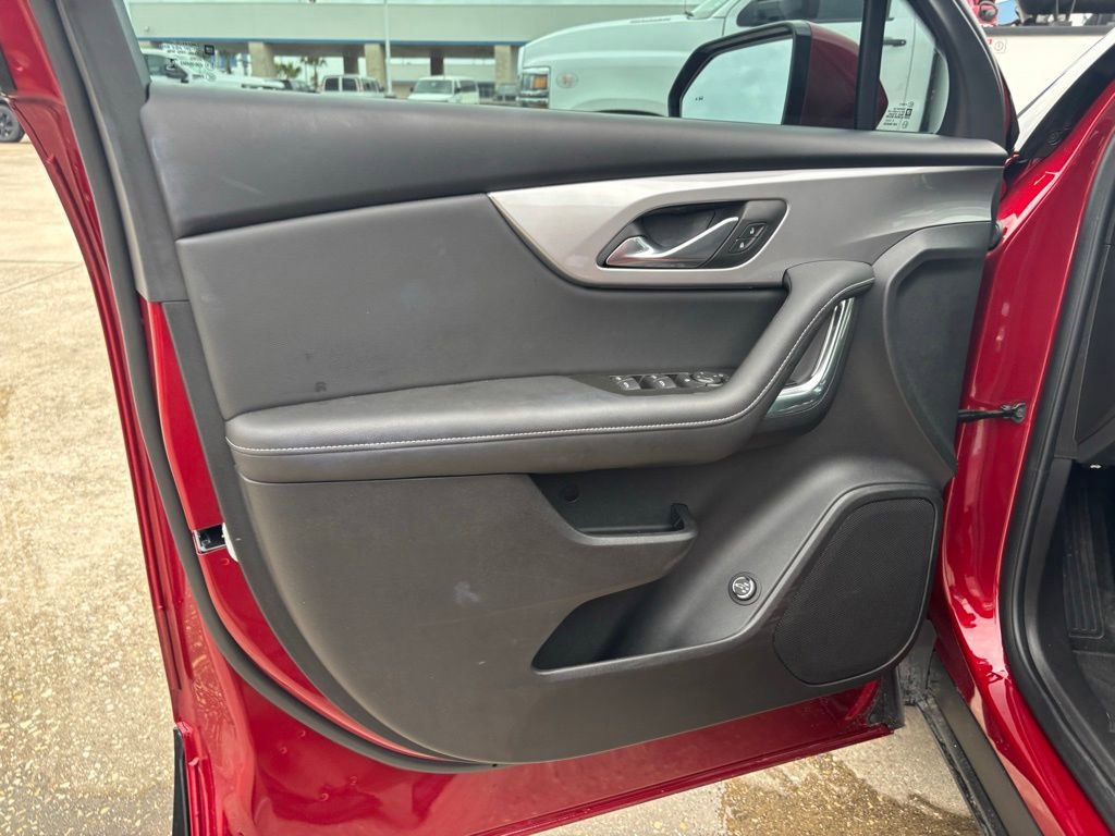 Used 2026 Chevrolet Blazer LT w/ Convenience Package FWD image 10