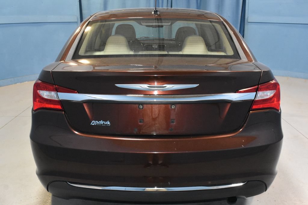 Used 2012 Chrysler 200 Touring FWD image 21