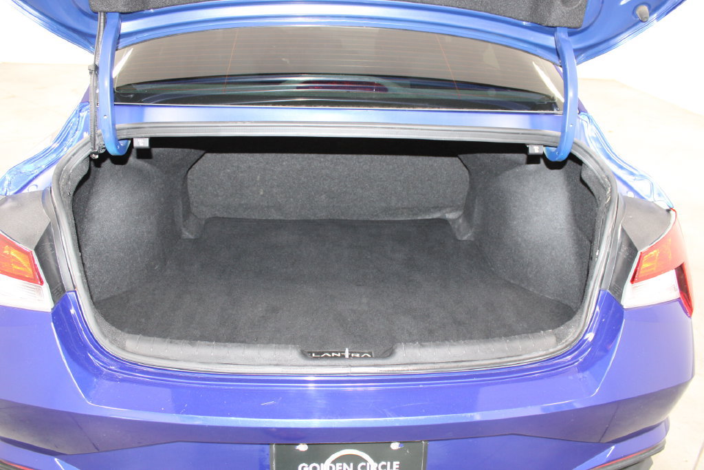 Used 2023 Hyundai Elantra SEL FWD image 17