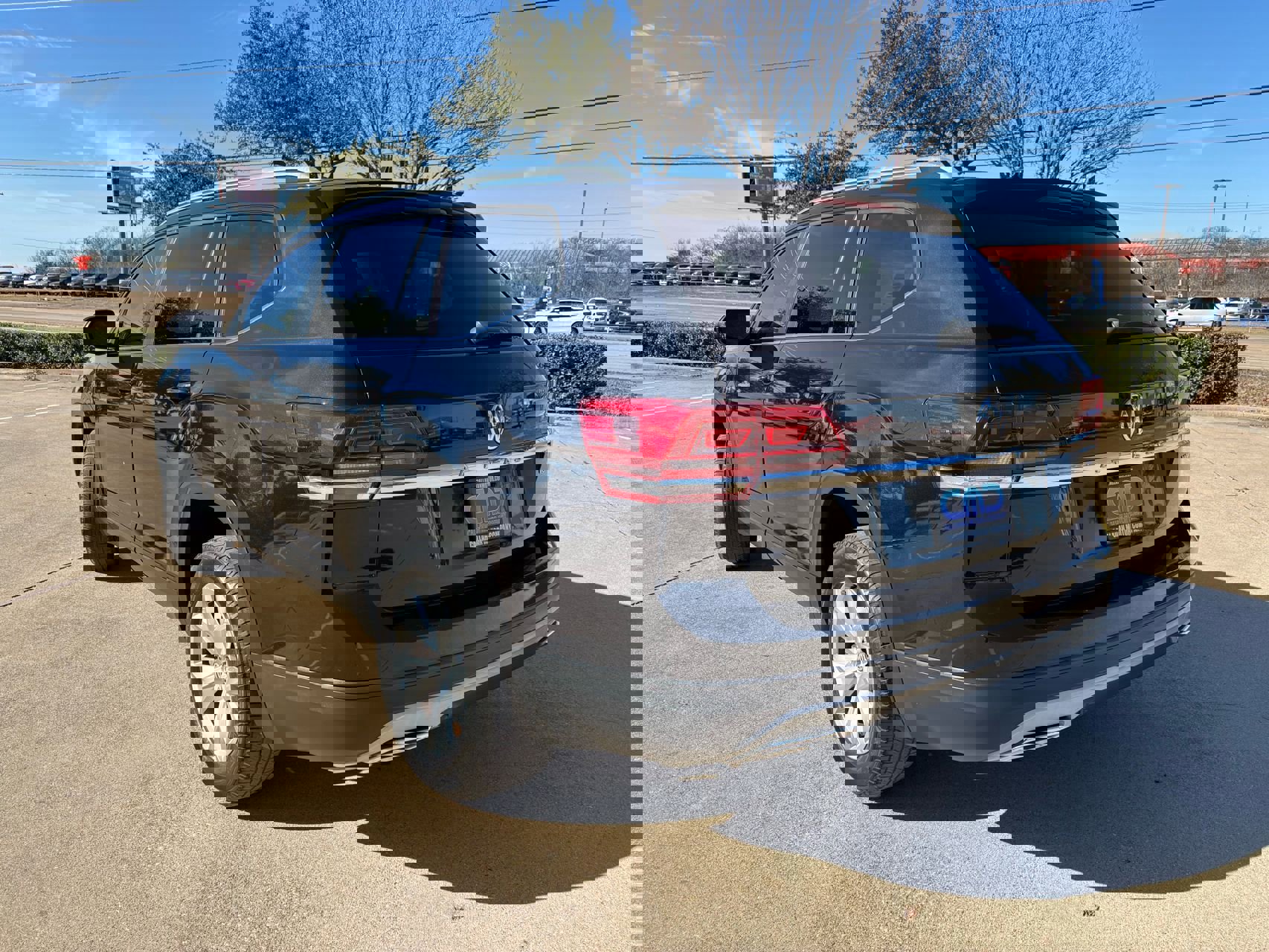 Used 2018 Volkswagen Atlas Launch Edition image 8