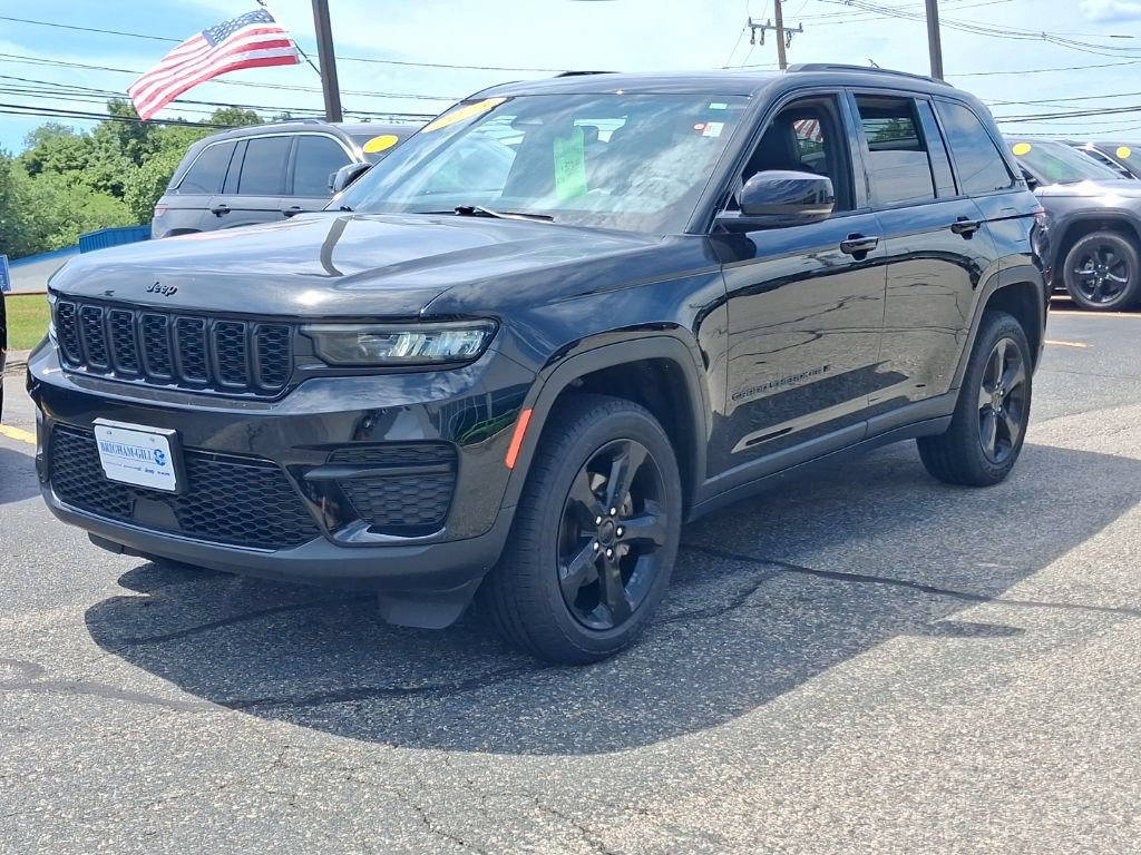 Certified 2023 Jeep Grand Cherokee Altitude AWD/4WD image 5