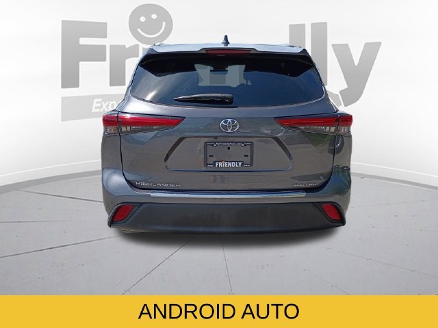 Used 2023 Toyota Highlander XLE AWD/4WD image 6