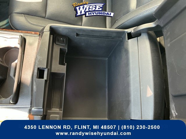 Used 2018 Chevrolet Tahoe Premier AWD/4WD image 30