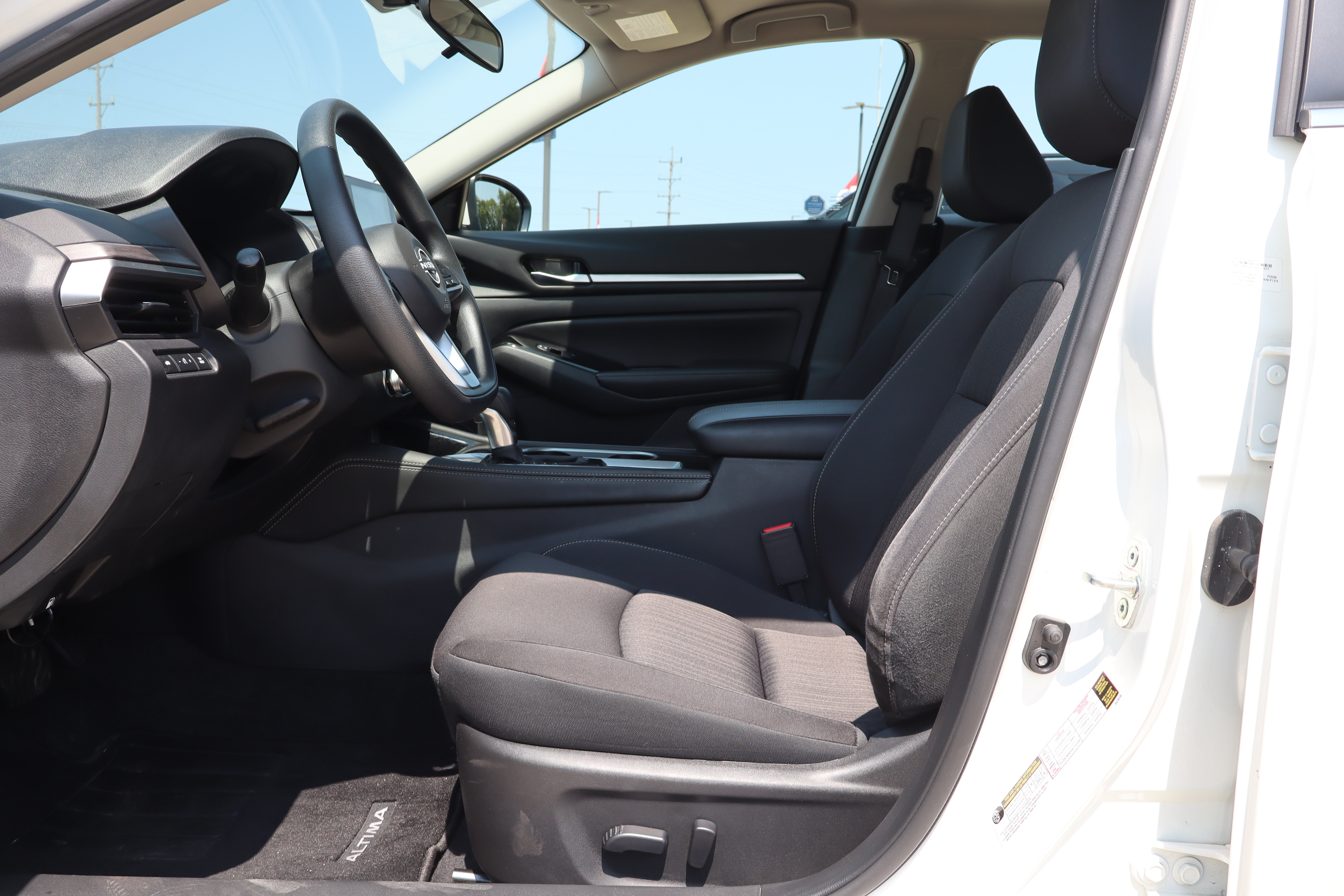 Used 2023 Nissan Altima 2.5 SV AWD/4WD image 9