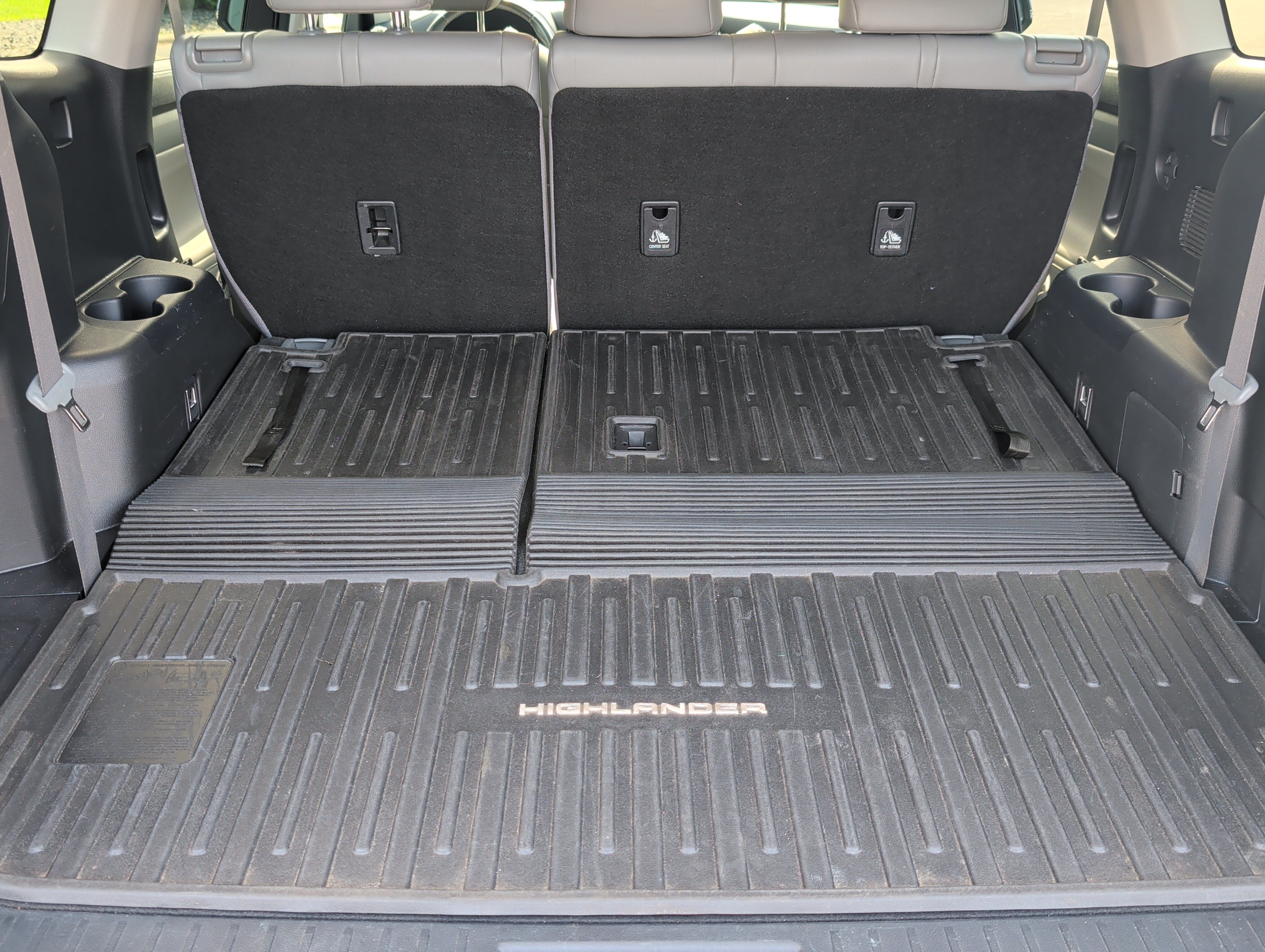 Used 2022 Toyota Highlander XLE AWD/4WD image 19
