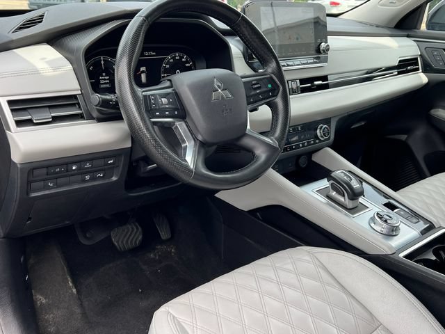 Used 2024 Mitsubishi Outlander SEL AWD/4WD image 22