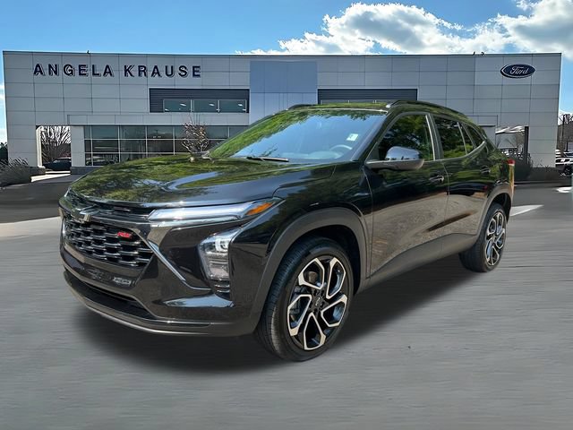 Used 2025 Chevrolet Trax RS w/ Driver Confidence Package FWD image 3