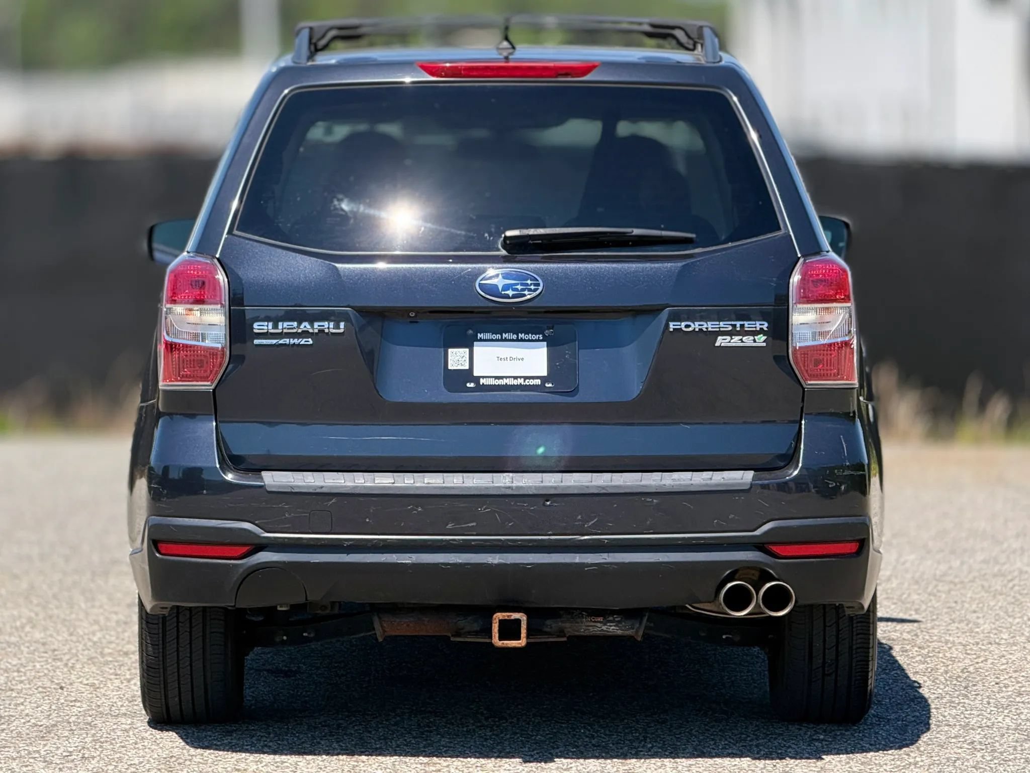 Used 2015 Subaru Forester 2.5i Premium w/ All-Weather Package AWD/4WD image 4