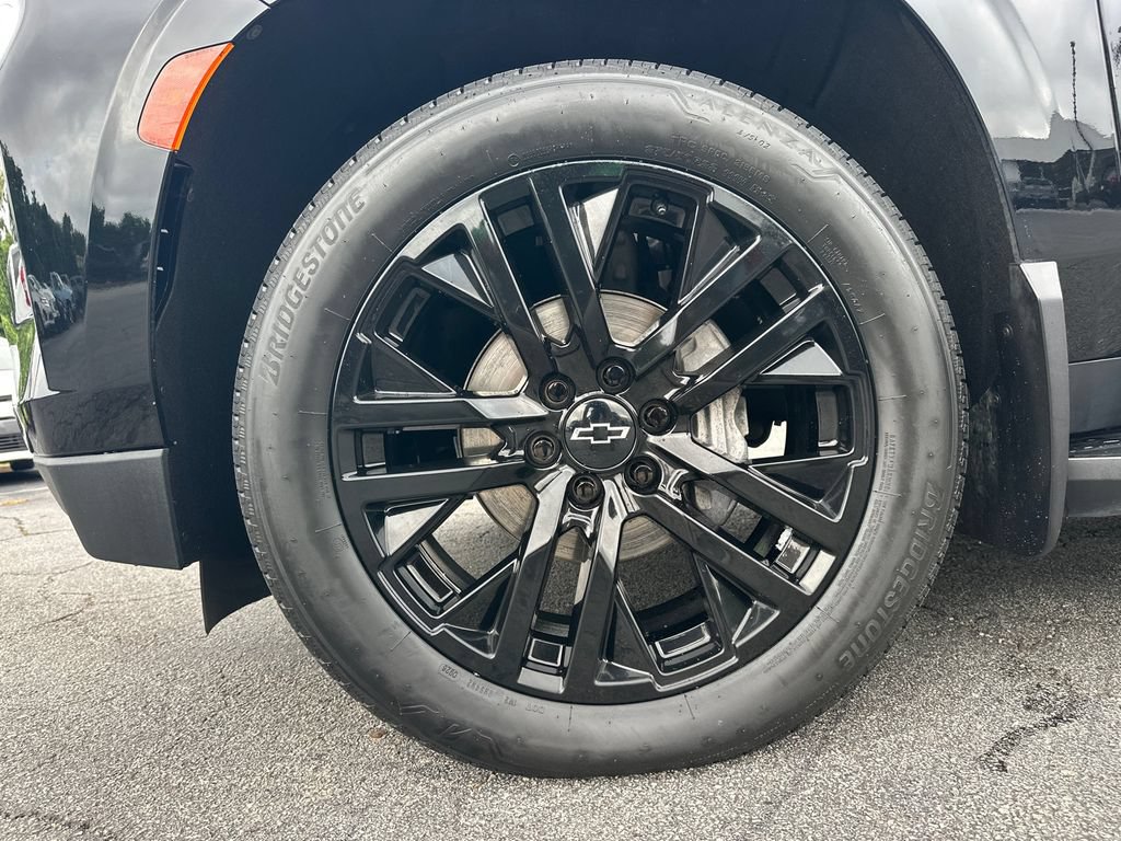 Used 2023 Chevrolet Suburban RST w/ Sport Performance Package AWD/4WD image 12