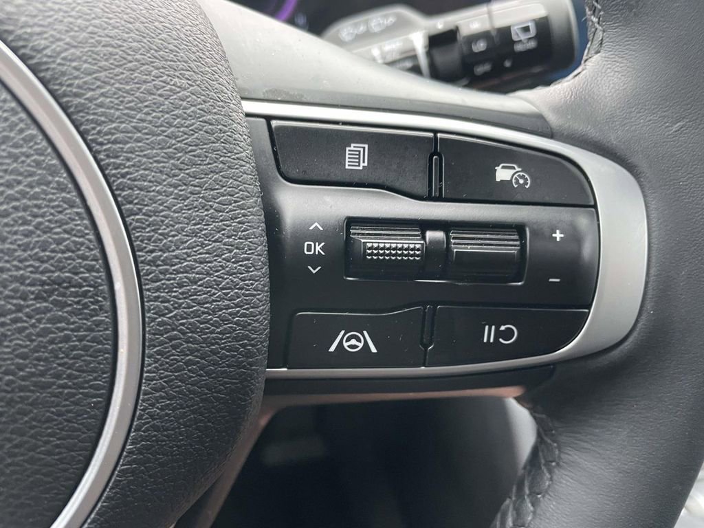 Used 2025 Kia Sportage EX w/ Premium Package image 34