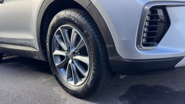 Used 2017 Hyundai Santa Fe SE FWD image 4