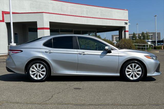 Certified 2018 Toyota Camry LE FWD image 6