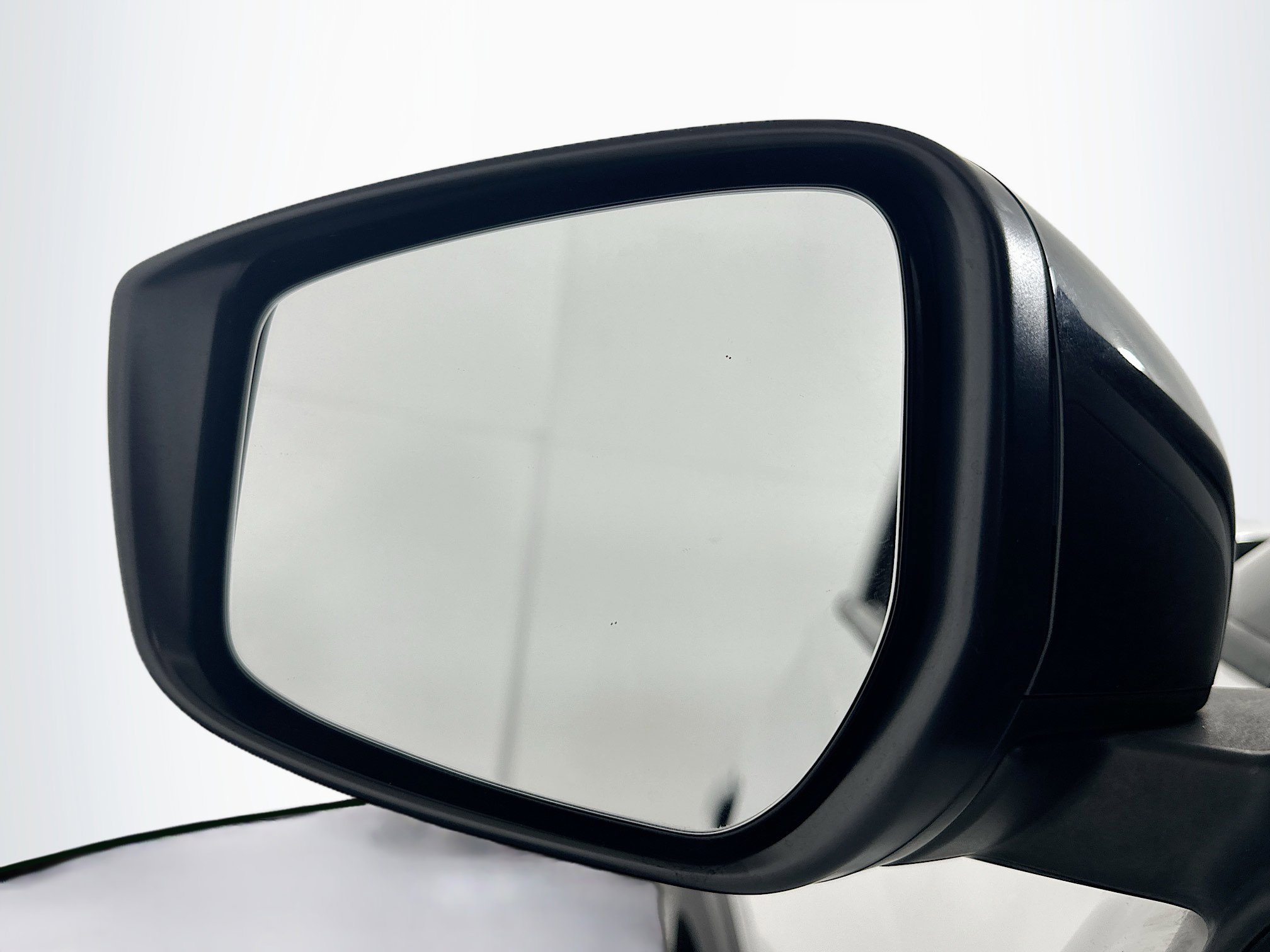 Used 2024 Nissan Kicks SR image 16