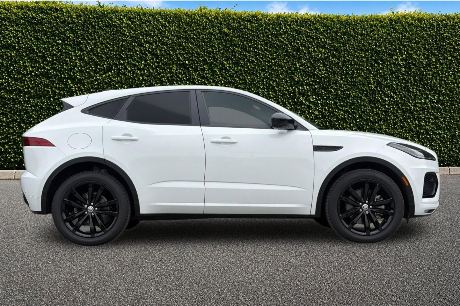 Used 2024 Jaguar E-PACE R-Dynamic SE AWD/4WD image 3