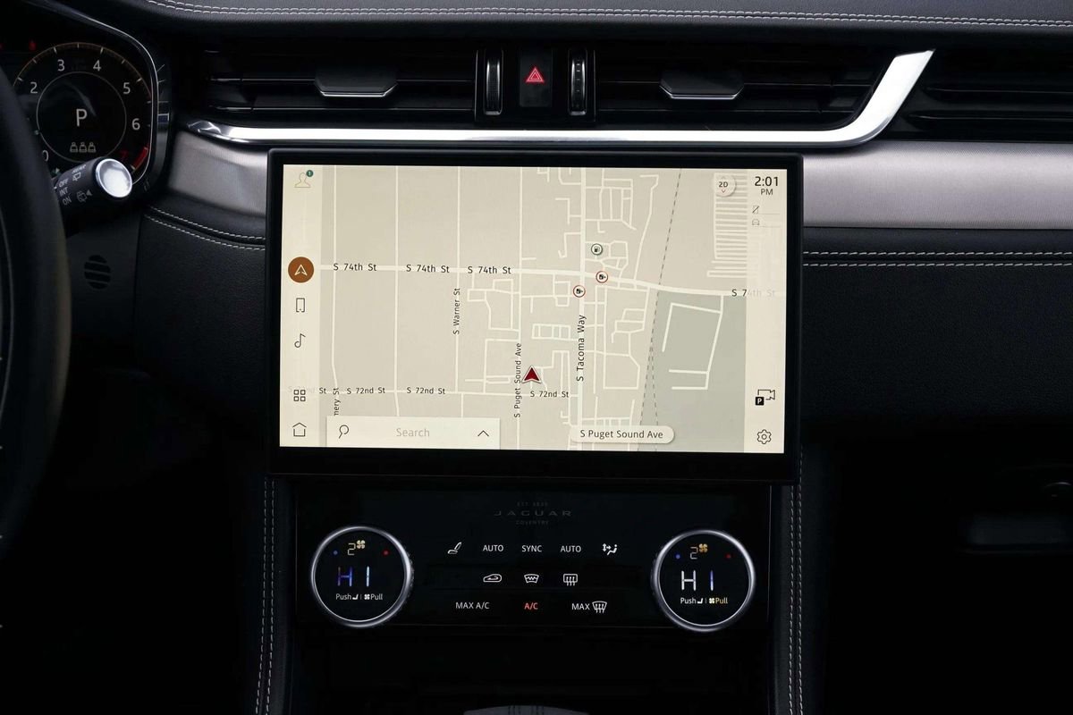 Used 2025 Jaguar F-PACE R-Dynamic S image 22