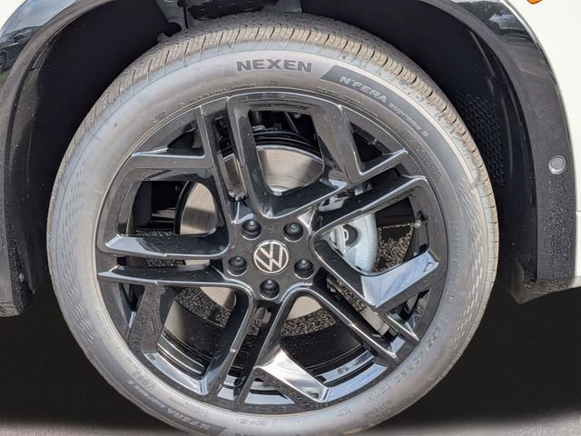 New 2026 Volkswagen Tiguan SE R-Line FWD image 11