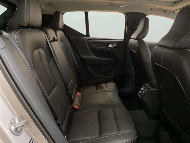 Used 2025 Volvo XC40 B5 Plus AWD/4WD image 23