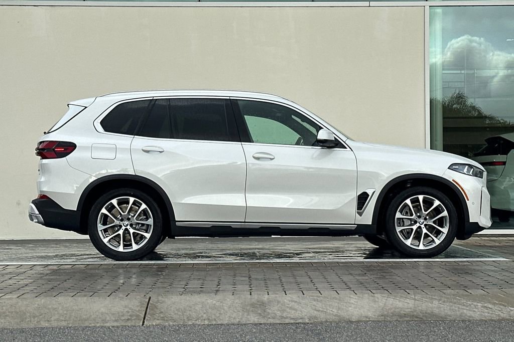 New 2026 BMW X5 xDrive50e w/ Climate Comfort Package AWD/4WD image 2
