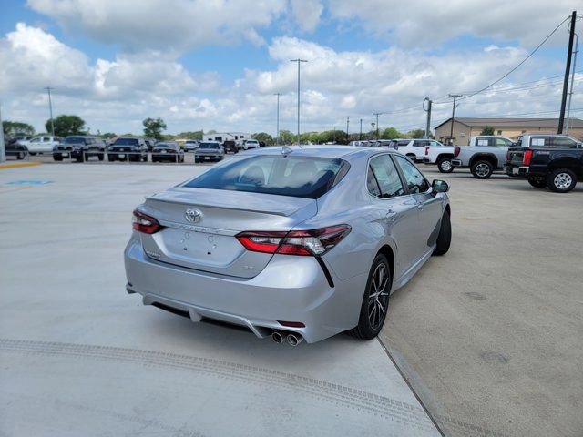 Used 2024 Toyota Camry SE FWD image 7