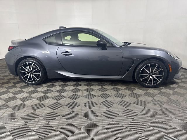 Used 2024 Toyota GR86 RWD image 2