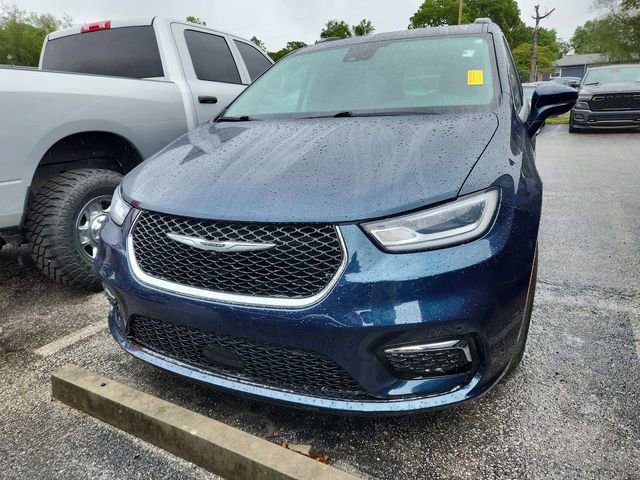 Used 2021 Chrysler Pacifica Touring w/ Cold Weather Group image 8