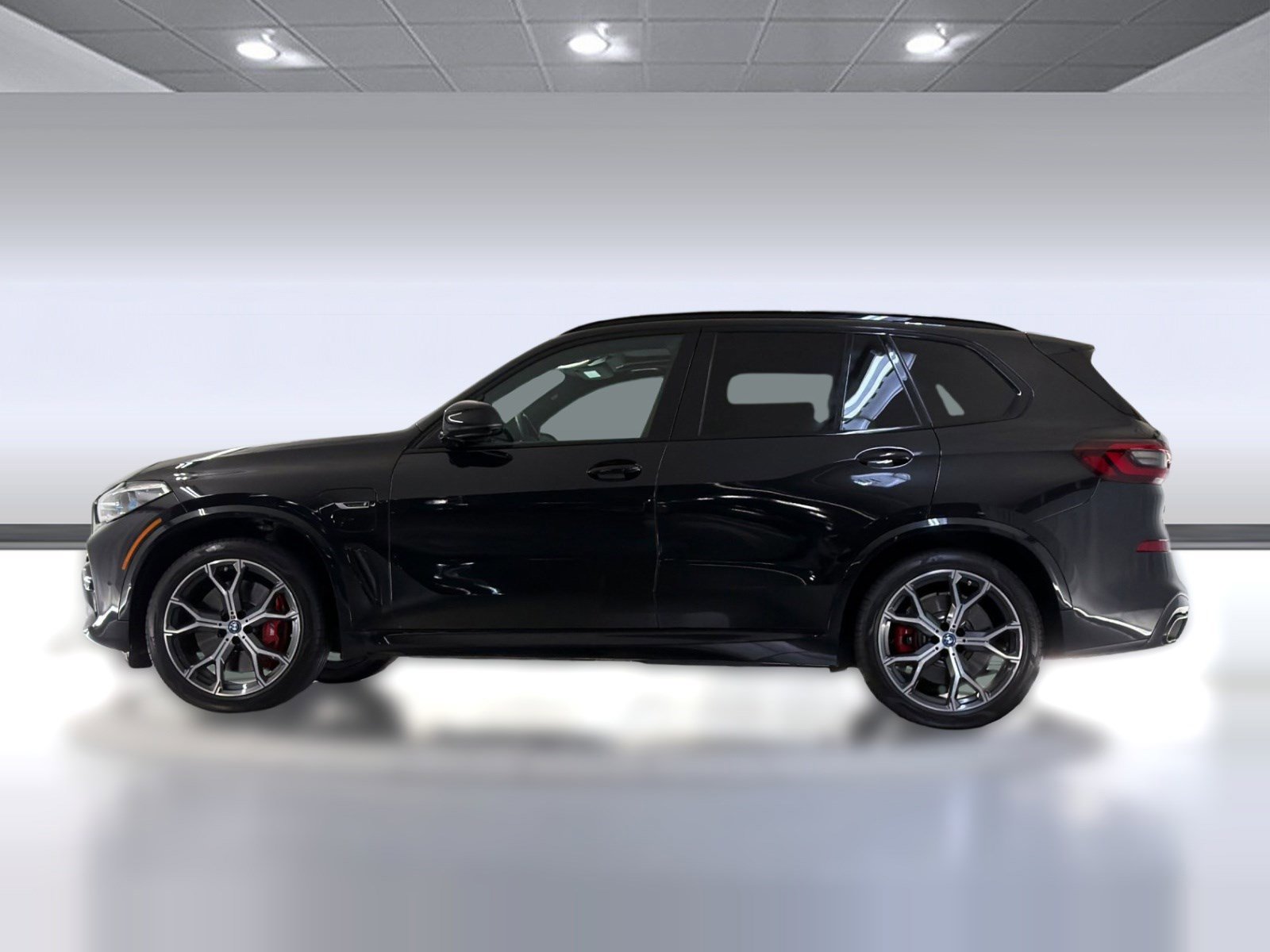 Used 2023 BMW X5 xDrive45e w/ Executive Package AWD/4WD image 2