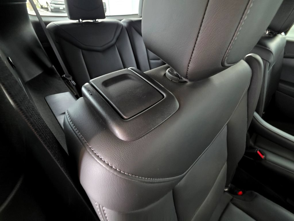 Used 2025 Cadillac XT6 Sport w/ LPO, Floor Liner Package AWD/4WD image 75