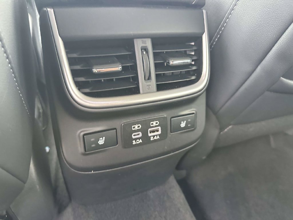 Used 2023 Subaru Outback Limited AWD/4WD image 9