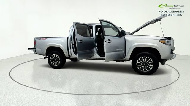 Used 2022 Toyota Tacoma TRD Sport w/ Technology Package AWD/4WD image 9
