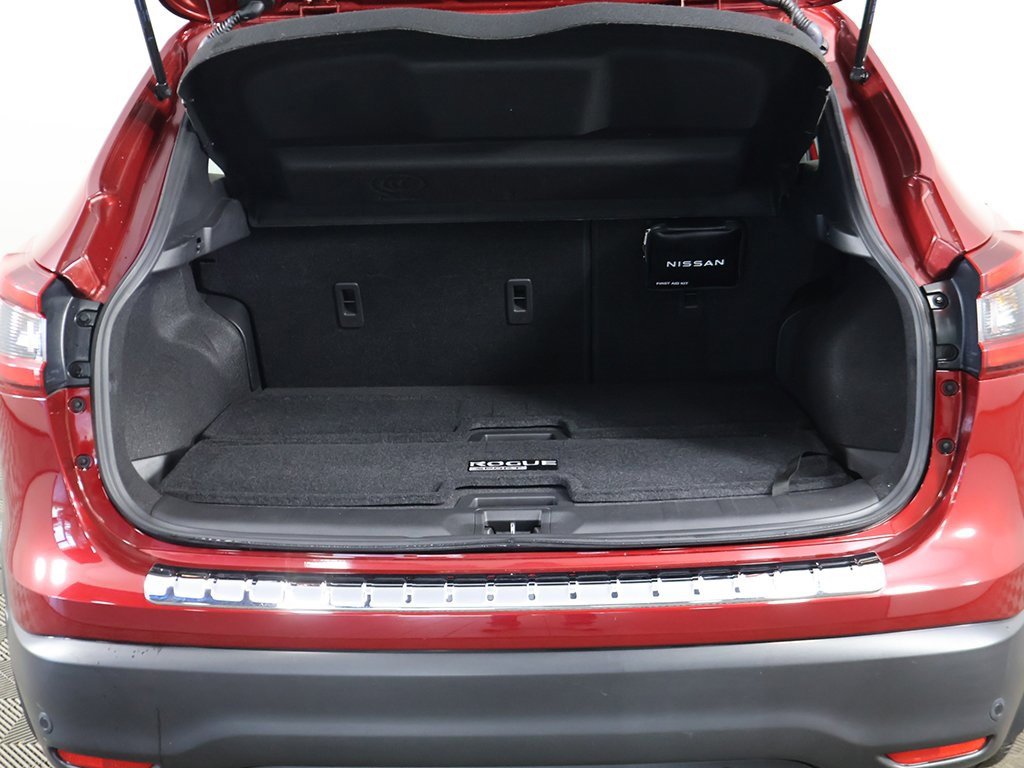 Used 2022 Nissan Rogue Sport SL w/ Premium Package image 20
