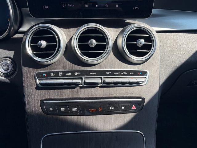 Used 2021 Mercedes-Benz GLC 300 4MATIC image 27