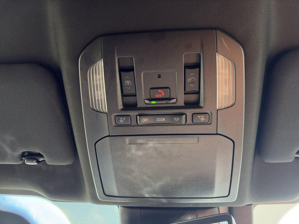 Certified 2025 Toyota Highlander Platinum AWD/4WD image 19