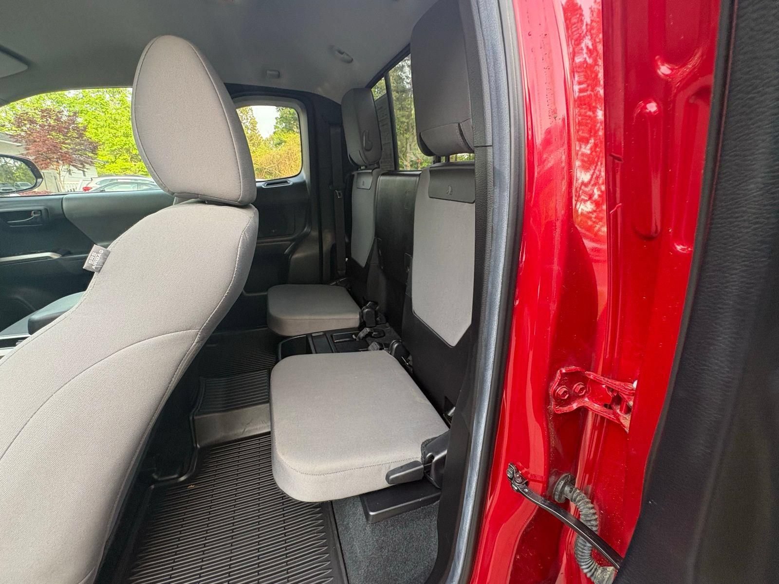 Used 2023 Toyota Tacoma SR5 AWD/4WD image 25