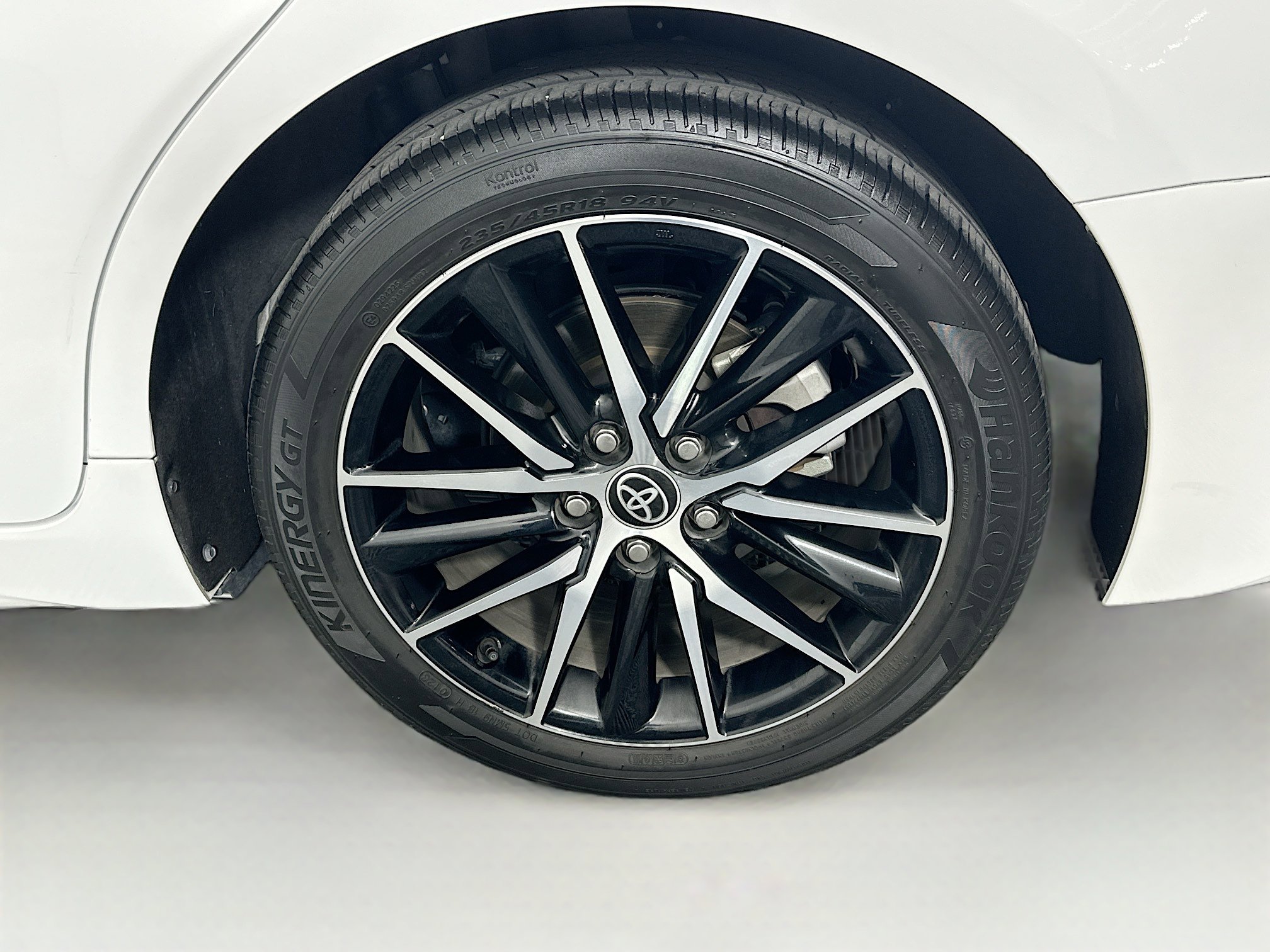 Used 2023 Toyota Camry SE FWD image 11