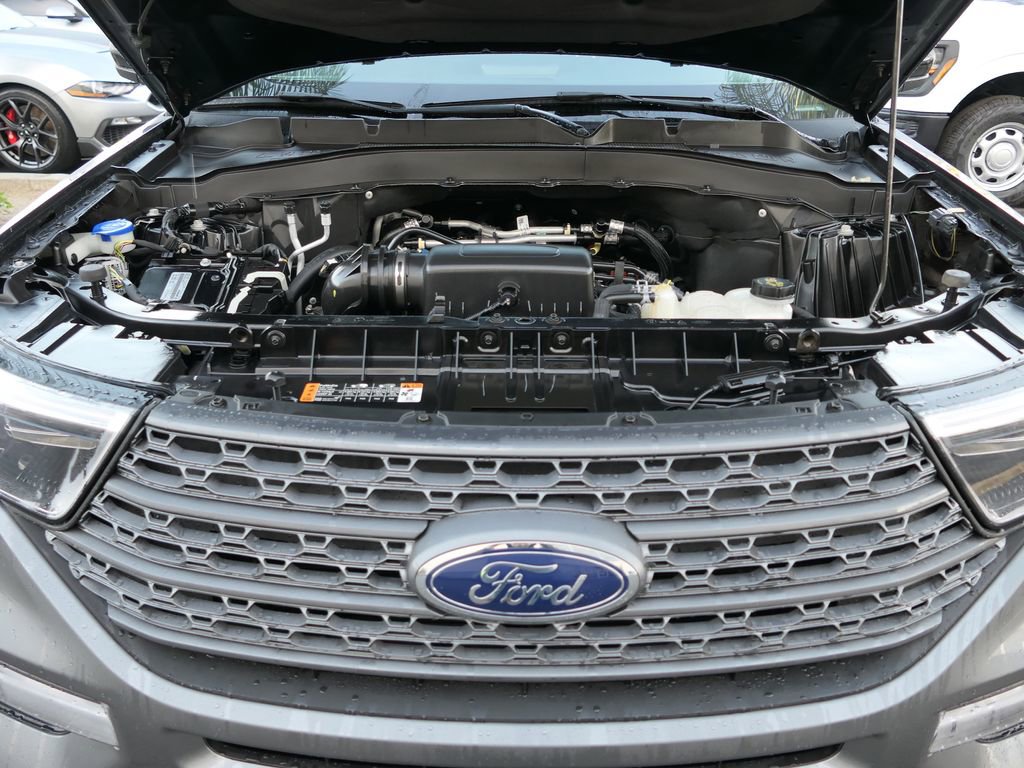 Used 2024 Ford Explorer XLT w/ Equipment Group 202A image 29