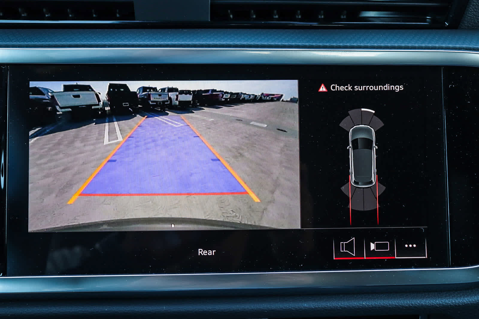 New 2025 Audi Q3 2.0T Premium image 35