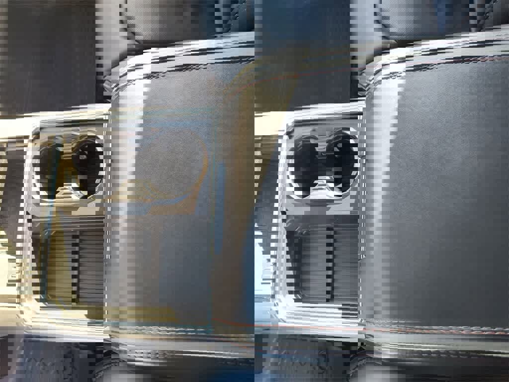 Used 2022 Ford F350 Platinum w/ FX4 Off-Road Package image 21