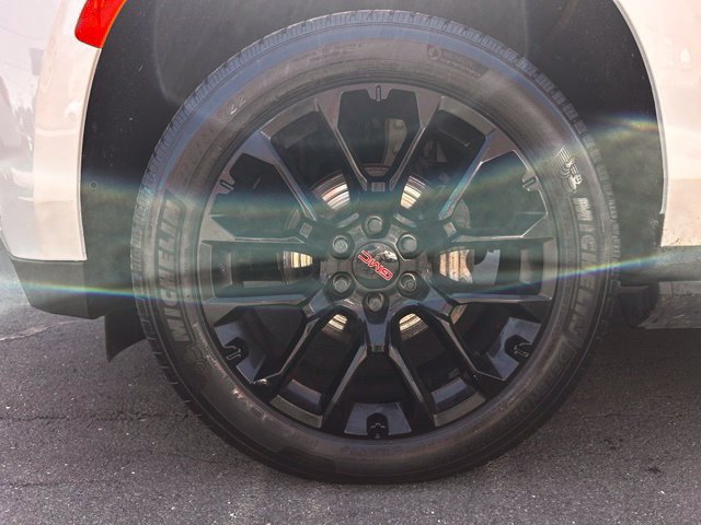 Used 2023 GMC Yukon XL Denali AWD/4WD image 36