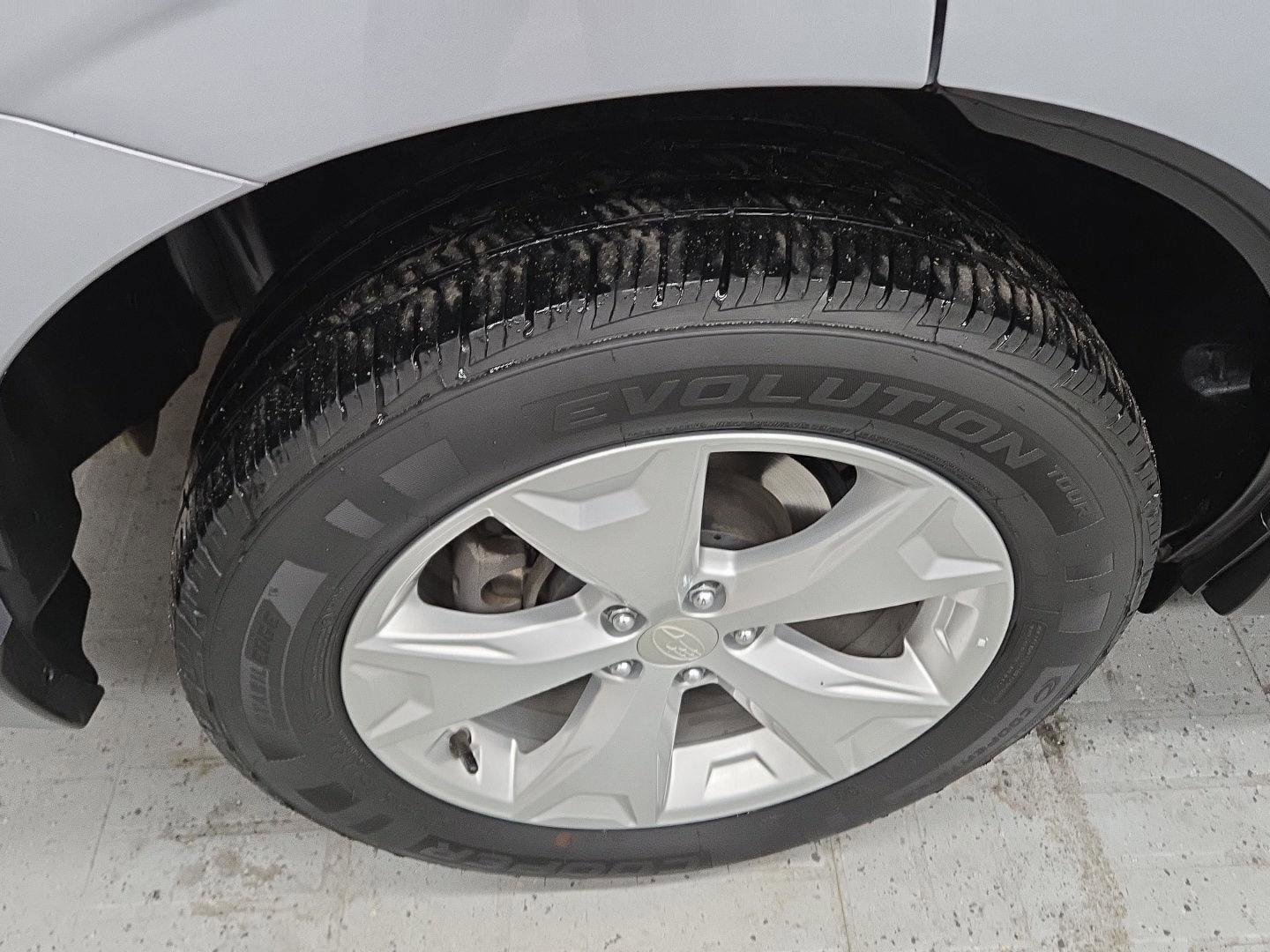 Used 2015 Subaru Forester 2.5i Premium w/ All-Weather Package image 21