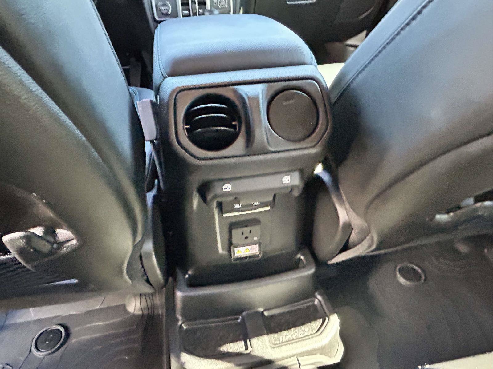 Used 2024 Jeep Wrangler Unlimited Rubicon 4xe w/ Technology Group AWD/4WD image 10