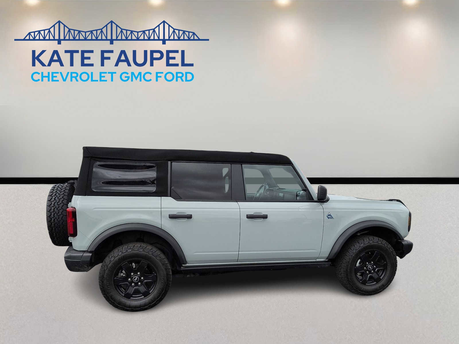 Used 2024 Ford Bronco Black Diamond image 8