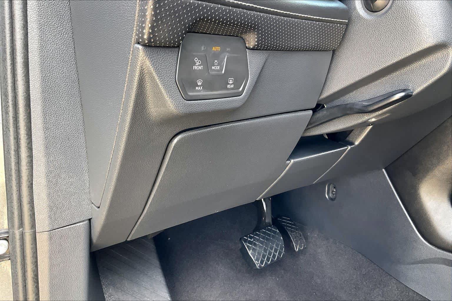 Used 2025 Volkswagen Atlas SE FWD image 60