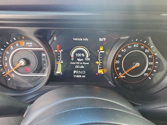 Used 2024 Jeep Gladiator Rubicon w/ Technology Group AWD/4WD image 21