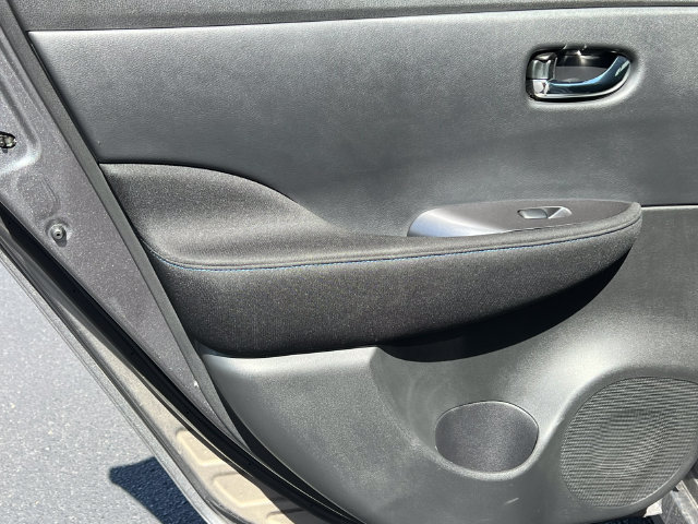 Used 2025 Nissan Leaf S FWD image 31