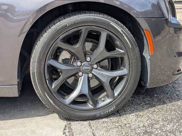 Used 2022 Chrysler 300 S RWD image 11