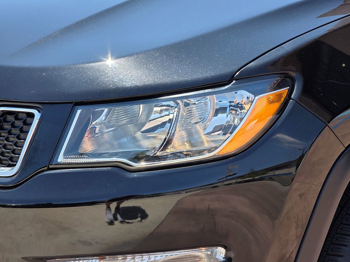 Used 2018 Jeep Compass Latitude w/ Popular Equipment Group FWD image 6