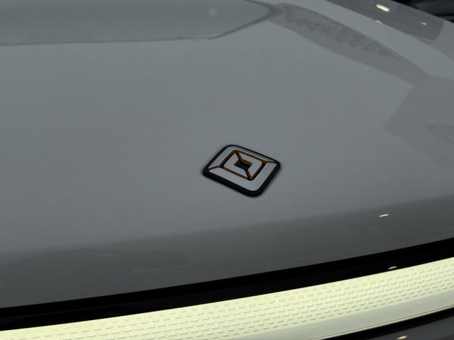 Used 2023 Rivian R1S Adventure image 33