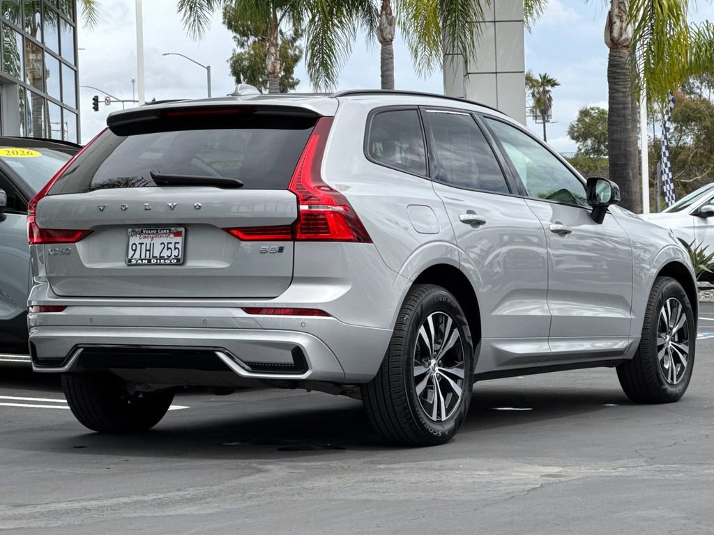 Certified 2025 Volvo XC60 B5 Core image 5
