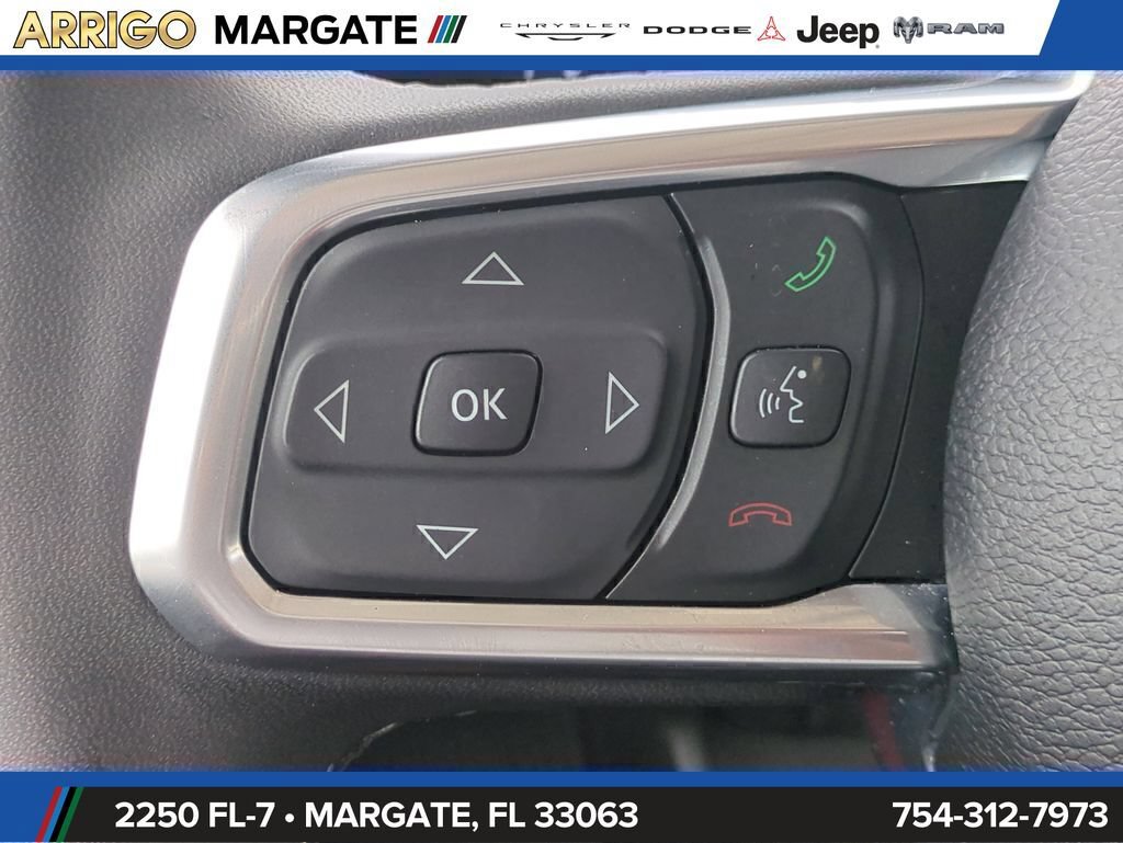 Used 2025 Jeep Wrangler Unlimited Sahara AWD/4WD image 25