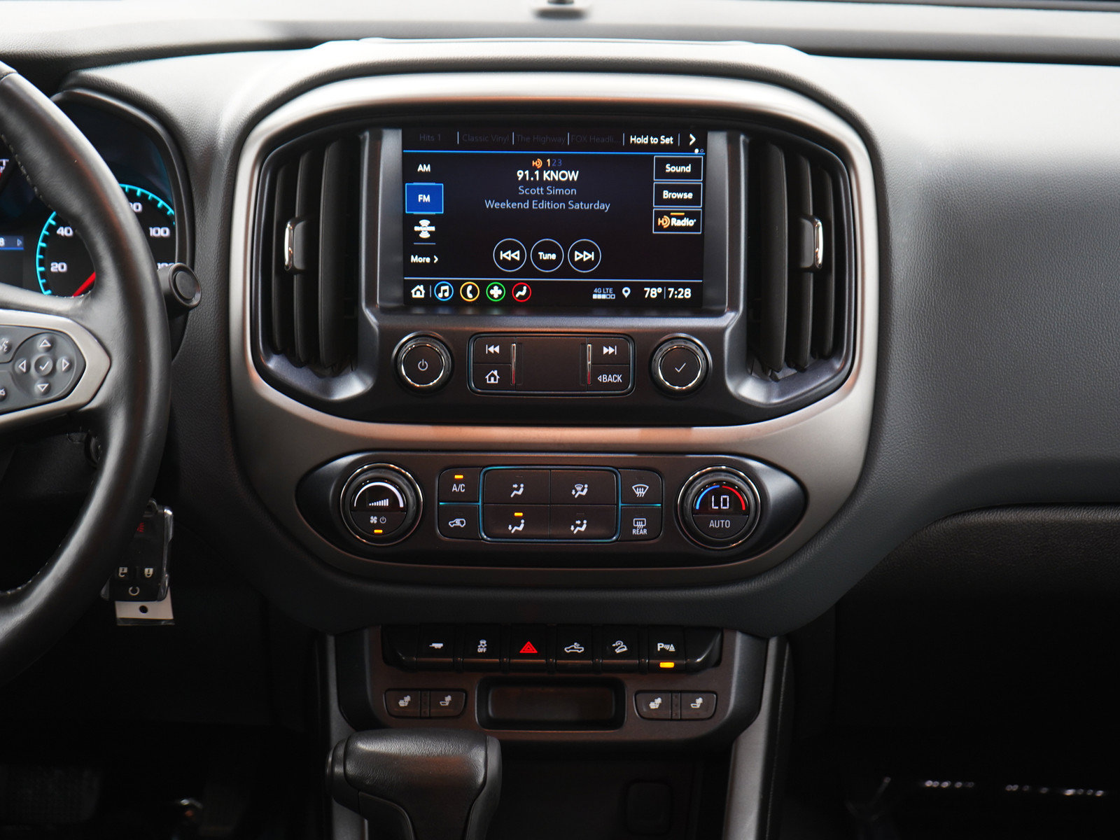 Used 2019 Chevrolet Colorado Z71 w/ Z71 Midnight Edition AWD/4WD image 17